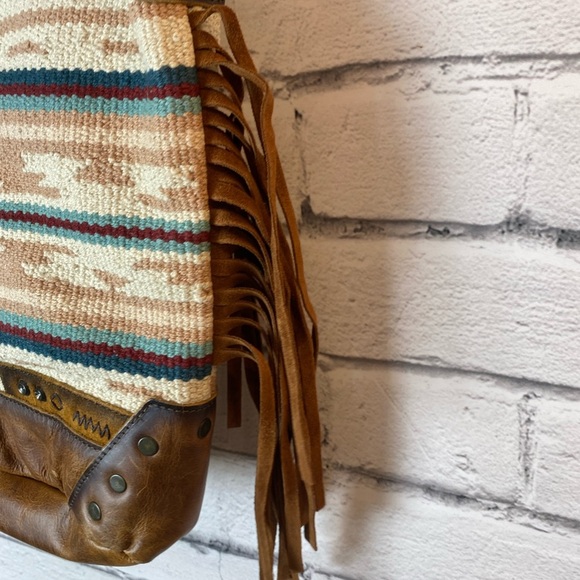 STS Palomino Millie Multi-Light Pink Serape Collection Crossbody Bag FRINGE NEW - Picture 5 of 11
